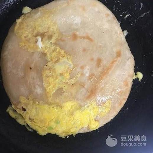 正宗鸡蛋灌饼做法