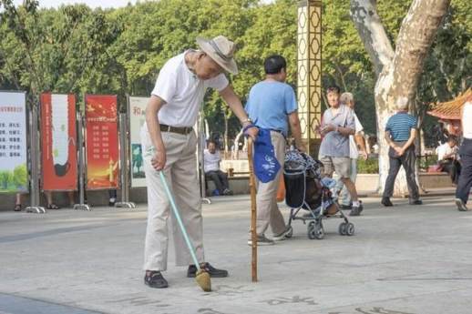 老年人游戏互动乐趣多